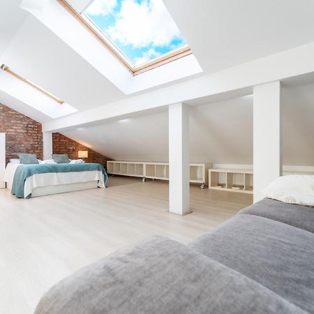 Loft En Calle Emblematica By Urbanhosting Santander Exterior photo